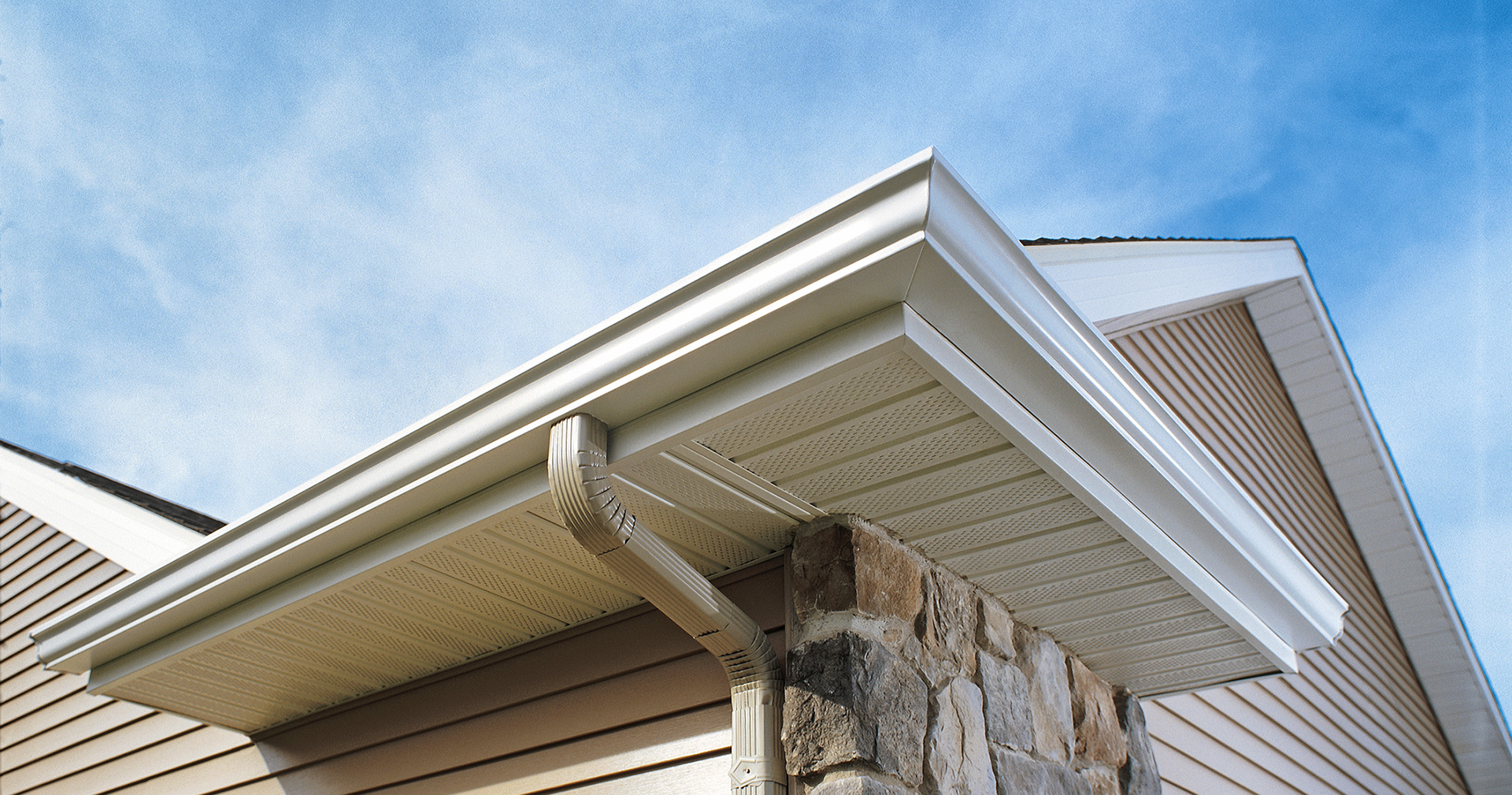 Photo of the underside of an eavestrough/gutter system 
