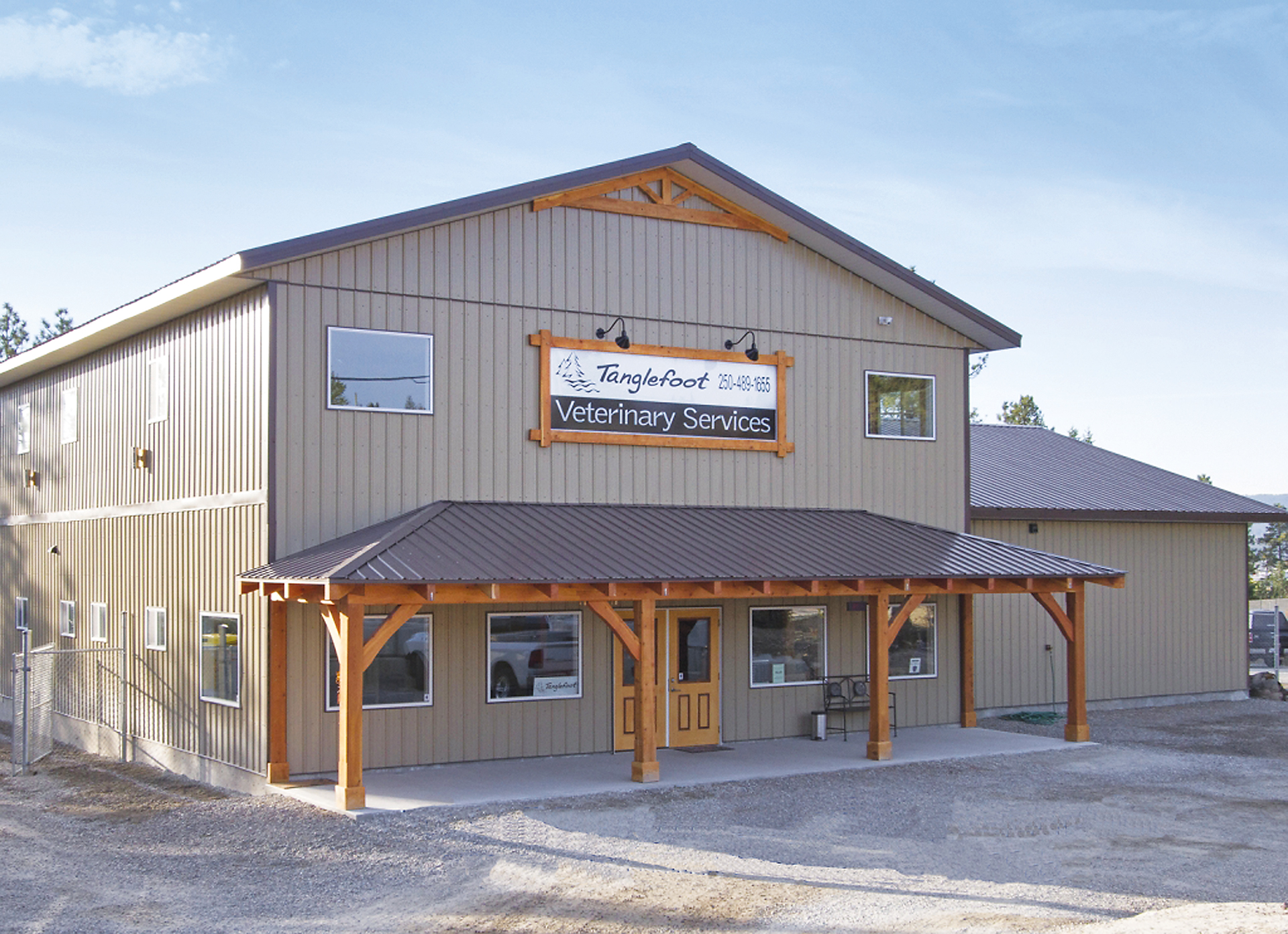 Exterior of Tanglefoot Veterinary Services in Cranbrook, BC 