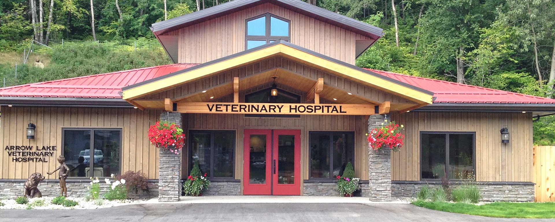 Exterior of Arrow Lake Veterinary Hospital in Castlegar. 