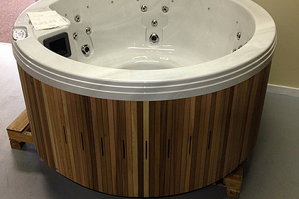 Round hot tub on display at Marysville Hot Tubs.
