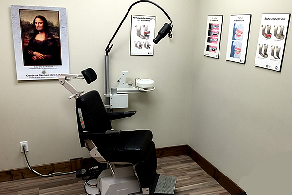 examination room at Cranbrook Denture Clinic in Cranbrook British Columbia