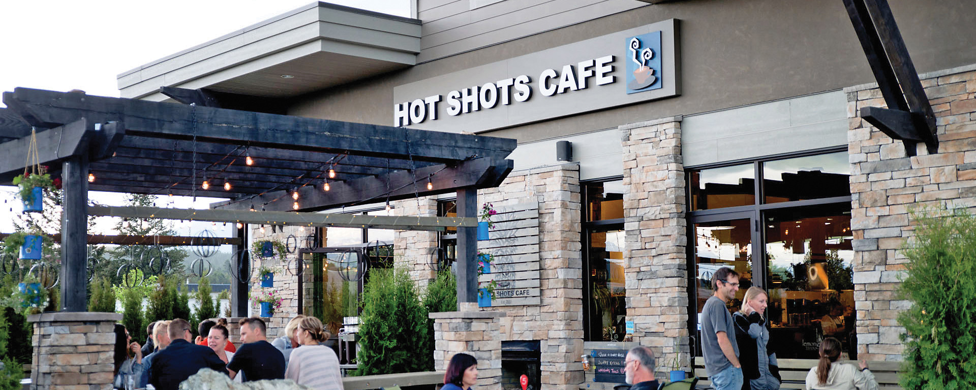 Exterior of Hot Shots Cafe in Cranbrook 
