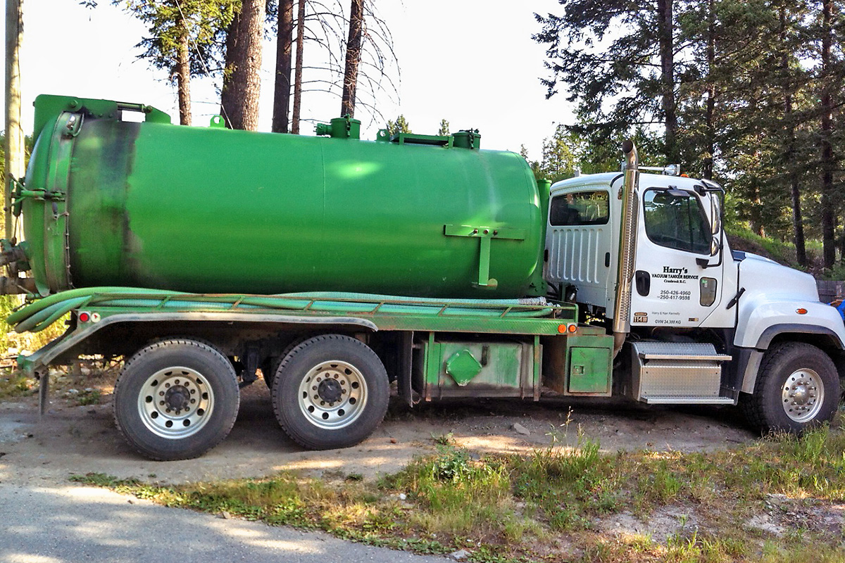 Will Septic Tank Cleaner Clear a Clog in a Toilet?