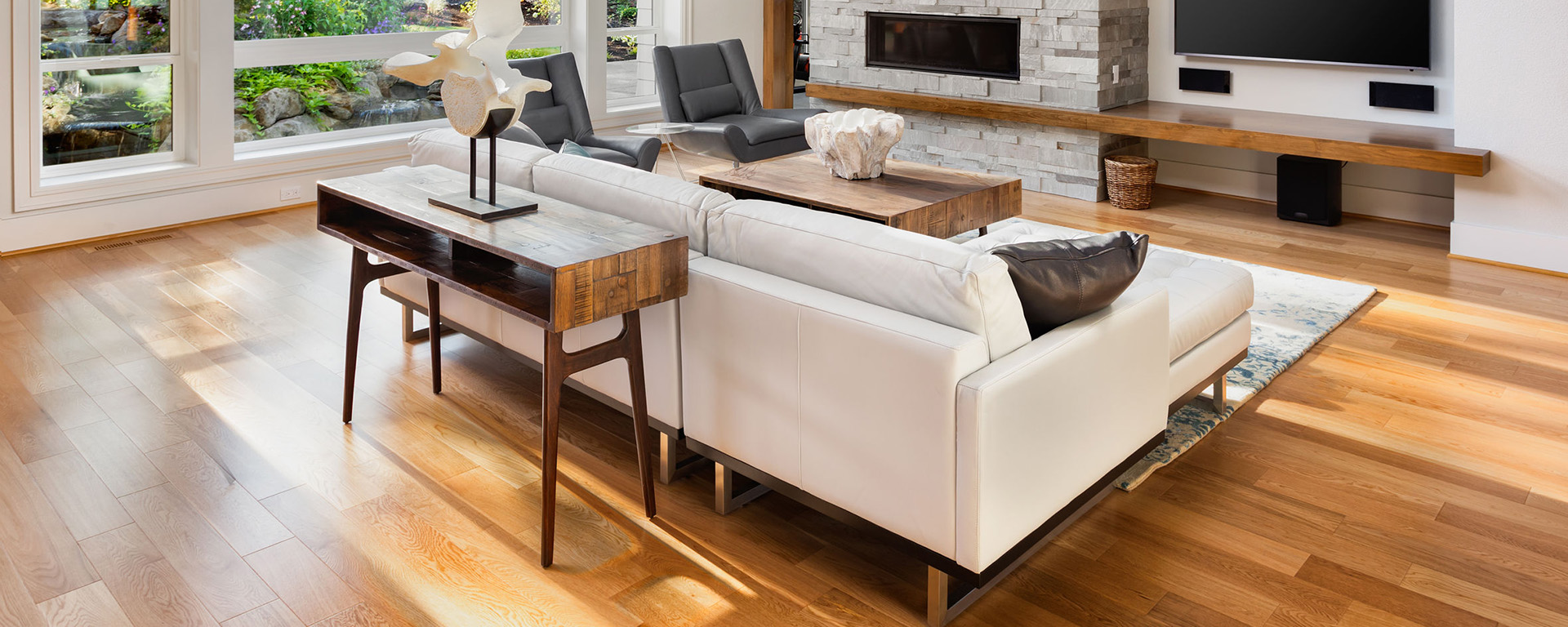 Hardwood floor in modern living room 